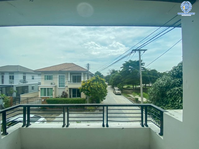 *****บ้านเดี่ยวมือสอง หลังมุม !! ม.พฤกษาวิลเลจ 30 เดอะซีซั่น แจ้งวัฒนะ-ราชพฤกษ์ บนเนื้อที่ 65.3 ตร.ว. ฟังก์ชัน 3 ห้องนอน 2 ห้องน้ำ 2 ที่จอดรถ สภาพบ้านดี พร้อมเข้าอยู่!! เดินทางสะดวก ใกล้เมืองทองธานี และจุดขึ้นทางด่วน "แจ้งวัฒนะ"